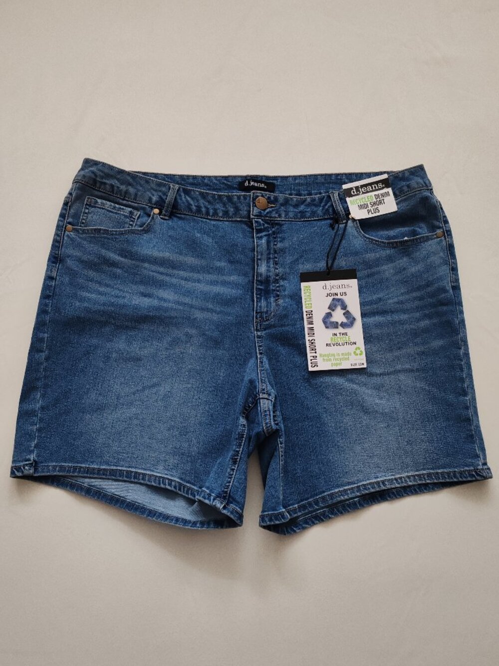 NWT d.jeans Women's Plus 22W Recycled Denim Midi Shorts Blue Repreve Stretch